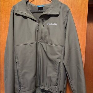 Columbia Men's Dark Green Performance Jacket